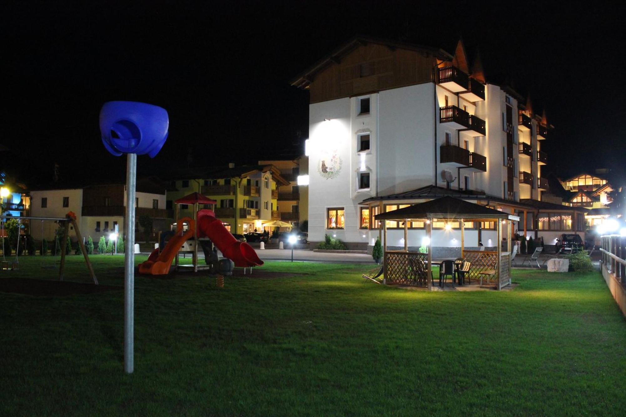 Hotel Rosa Alpina Андало Екстер'єр фото