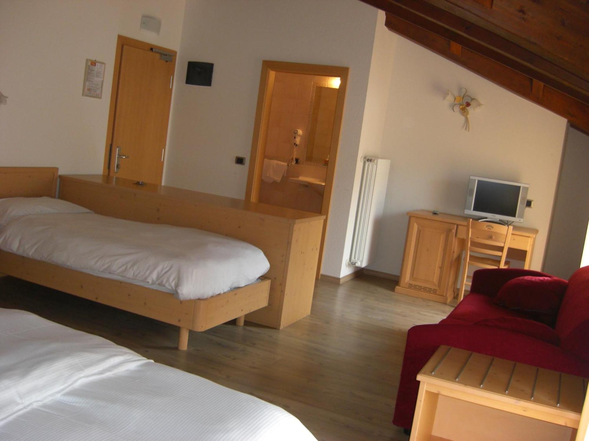 Hotel Rosa Alpina Андало Екстер'єр фото