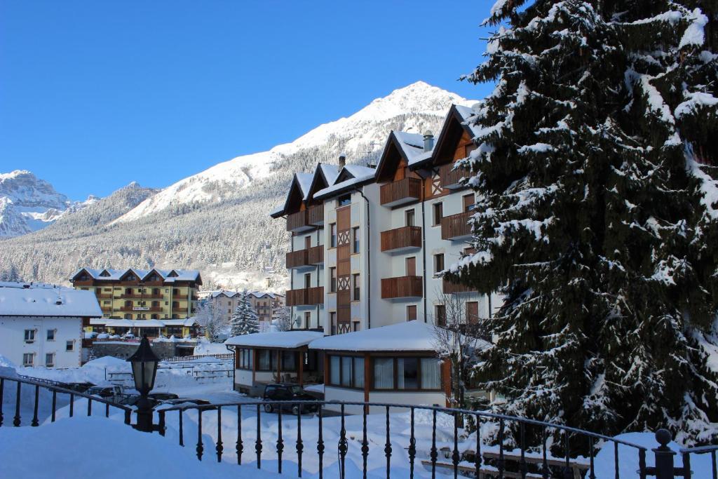 Hotel Rosa Alpina Андало Екстер'єр фото